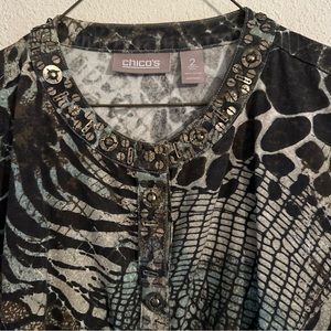 Chico. Animal print bulk/bl/gray short jacket. Smart, embellished snap buttons.